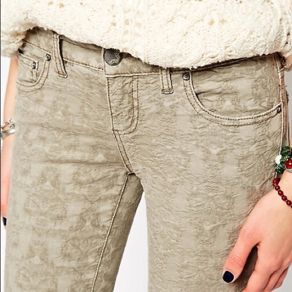 NWT Free People Grey Textured Jacquard Skinny Jeans 24 - Picture 4 of 9